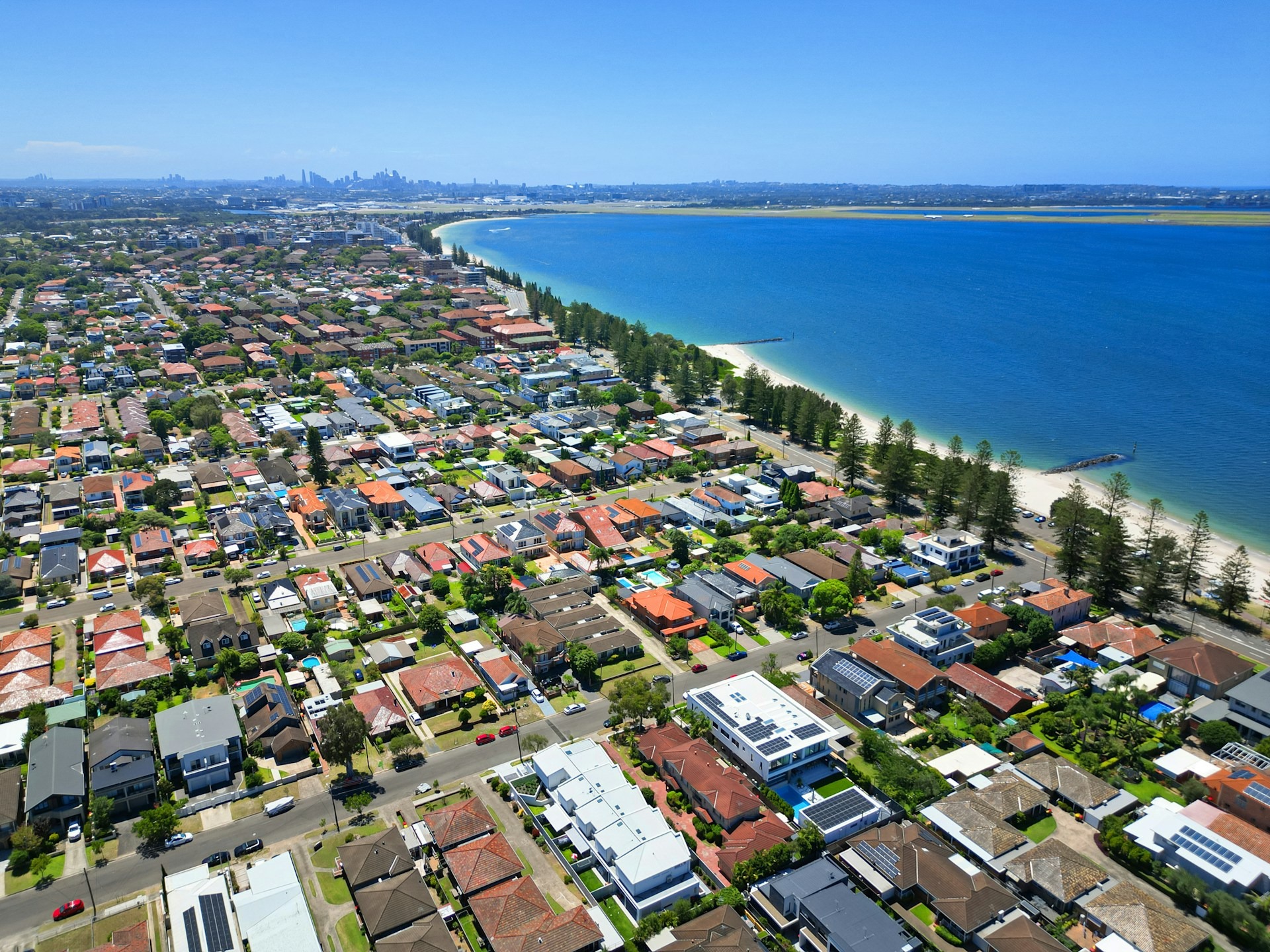Australia'S Rate Cut: What It Means For American Investors - gq005y5